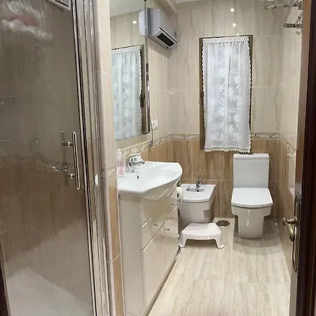 Apartamento Cómodo Y Céntrico Apto. En